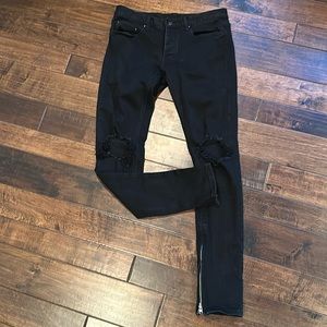NWOT 31 x 33 black jeans with holes in the knees by mnml